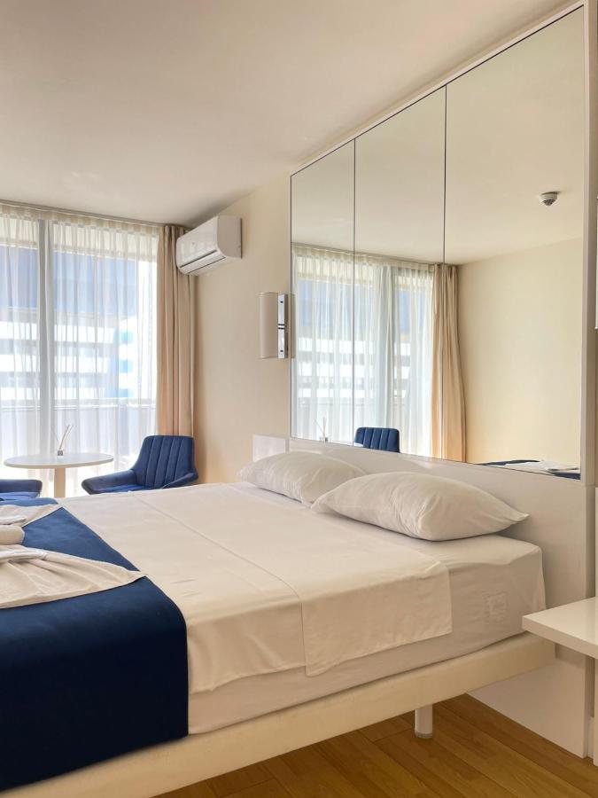 Orbi City Batumi Aparthotel Bagian luar foto