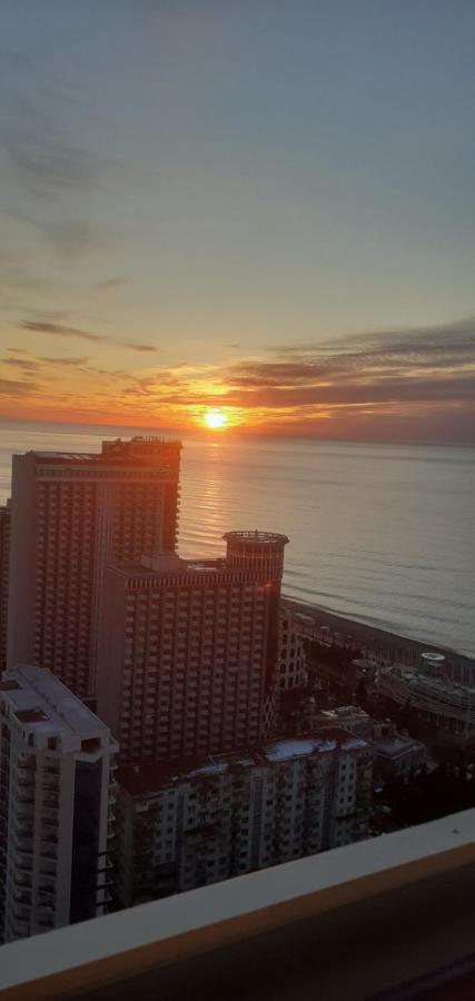 Orbi City Batumi Aparthotel Bagian luar foto
