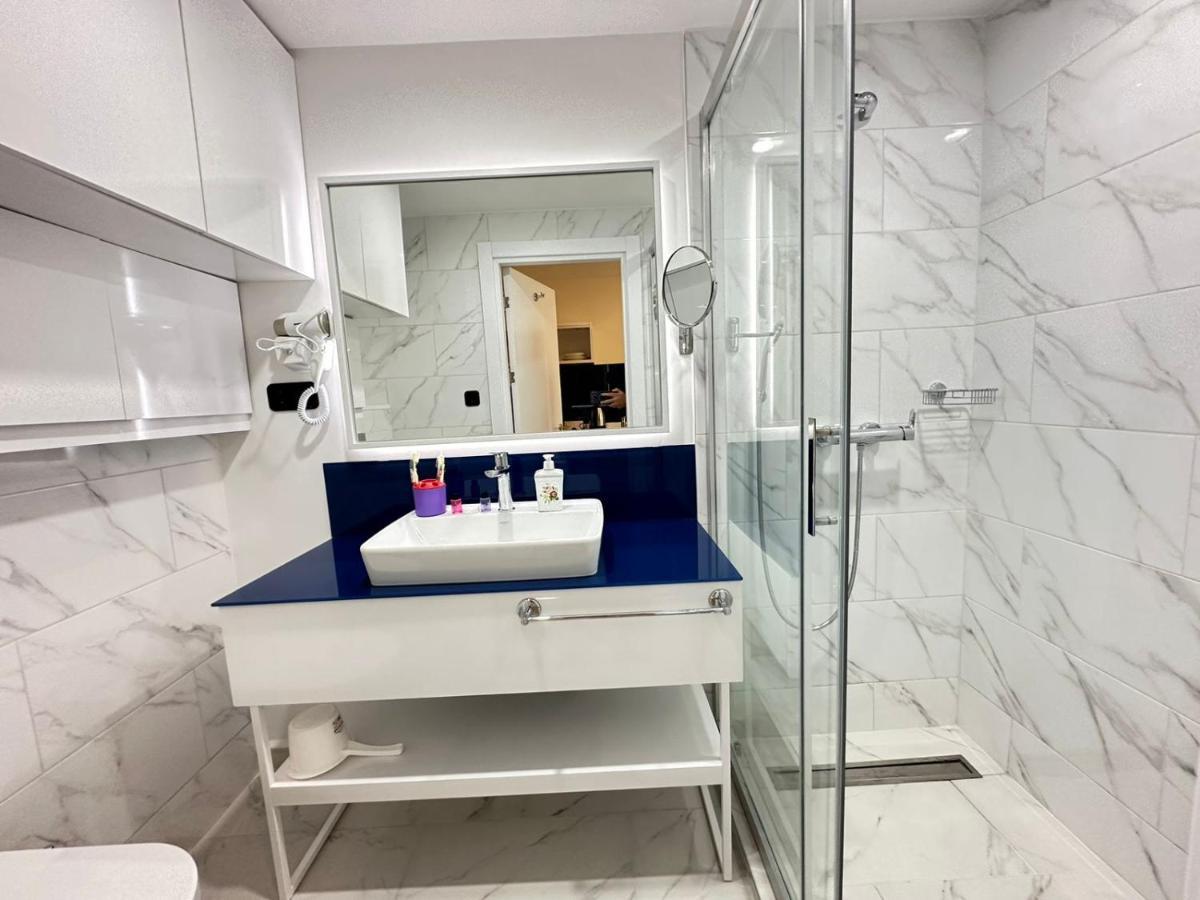 Orbi City Batumi Aparthotel Bagian luar foto