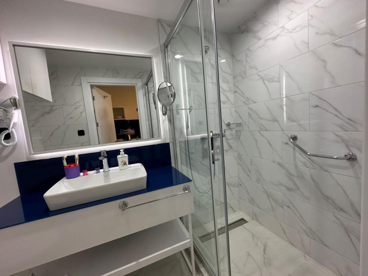 Orbi City Batumi Aparthotel Bagian luar foto